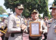 Apresiasi Dedikasi Personel, Kapolres Majalengka Pimpin Upacara Pemberian Penghargaan Anggota Berprestasi