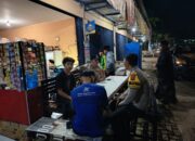 Cegah Kejahatan Malam dan Aksi Geng Motor, Polsek Sindangwangi Patroli Jalur Perbatasan hingga Sambangi Remaja di Warkop