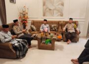 Jalin Silaturahmi, Kapolsek Cikijing Kembali Menyambangi Tokoh Agama Desa Kasturi.